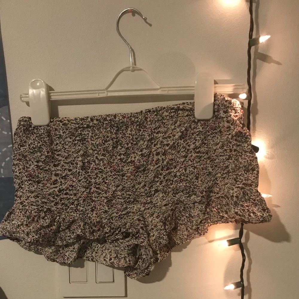 ADORABLE  ONE OF A KIND FLORAL SHORTS